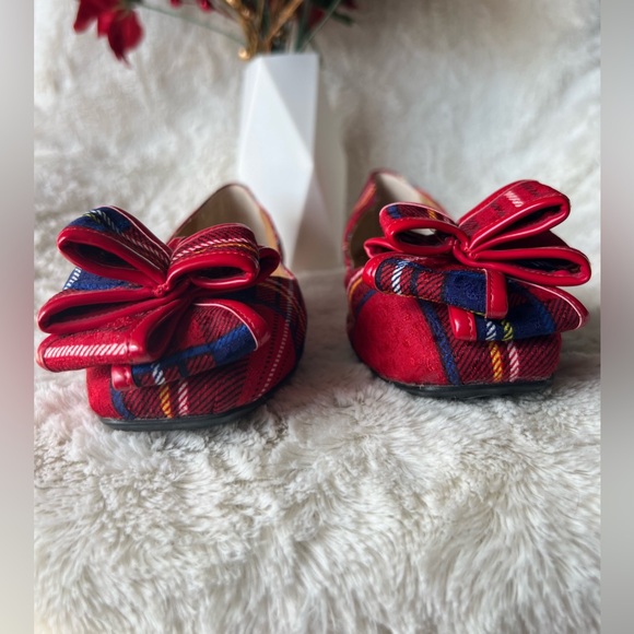 J.Renee Plaid Flats - Picture 2 of 7